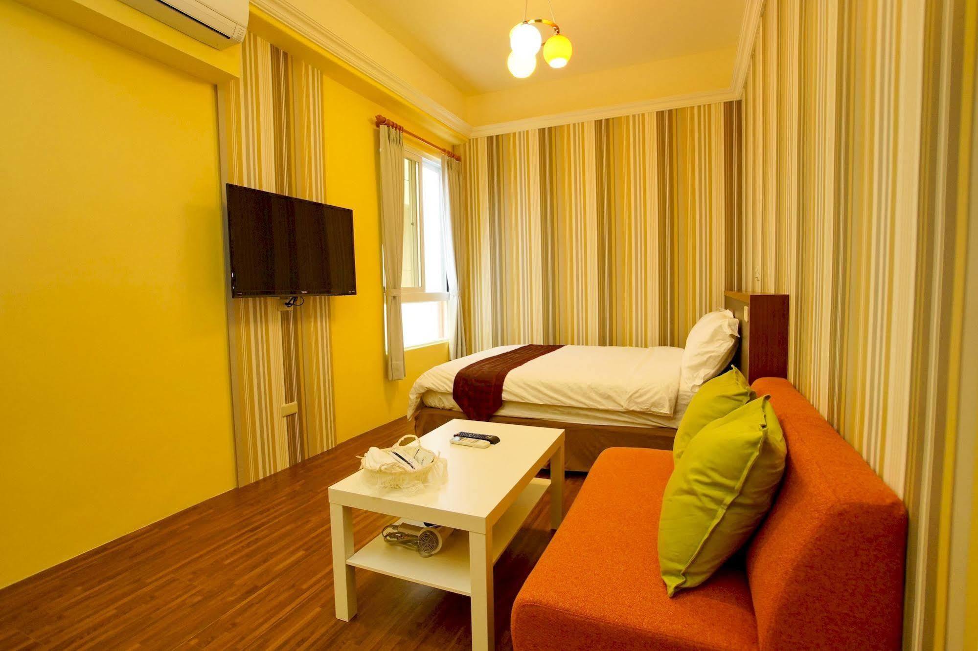 輕旅小站 Soft Travel Hostel T'ai-tung Exterior foto